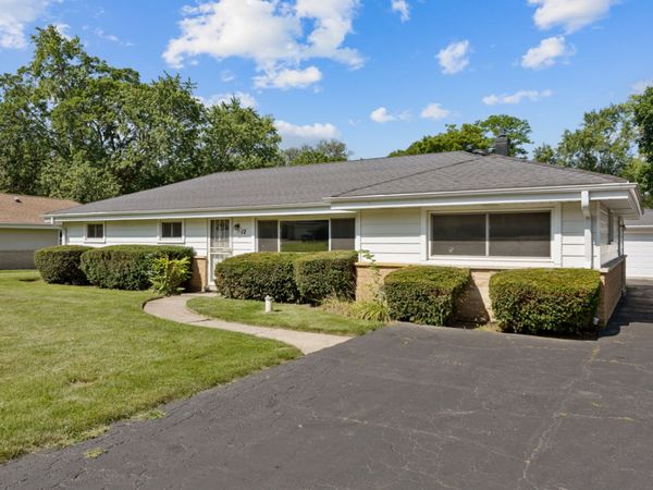 12 E Elaine Circle, Prospect Heights, IL 60070