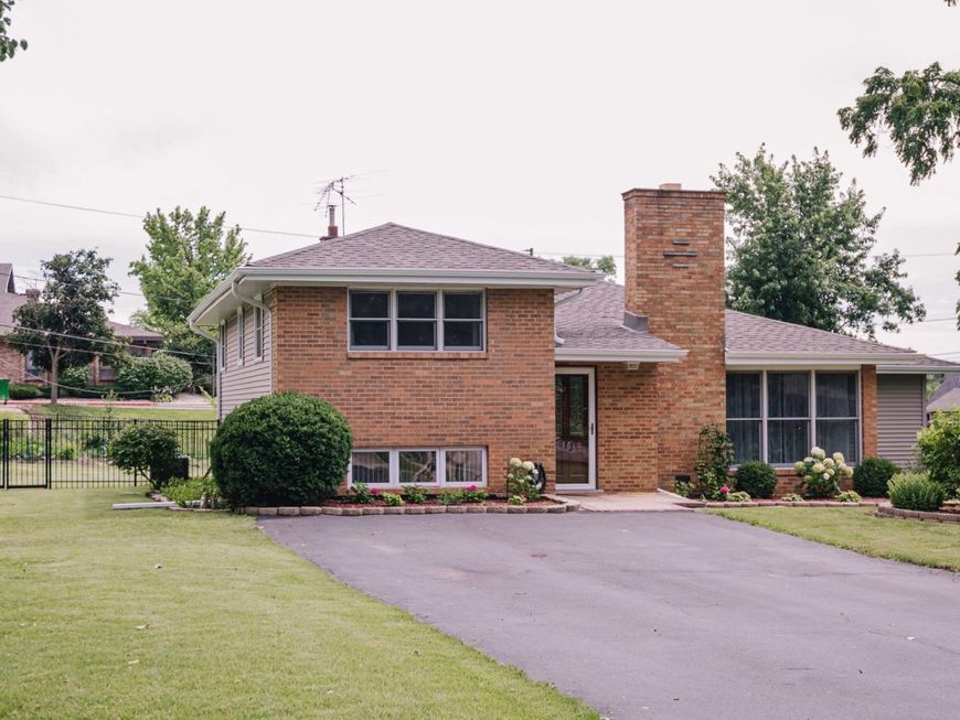 Main Photo