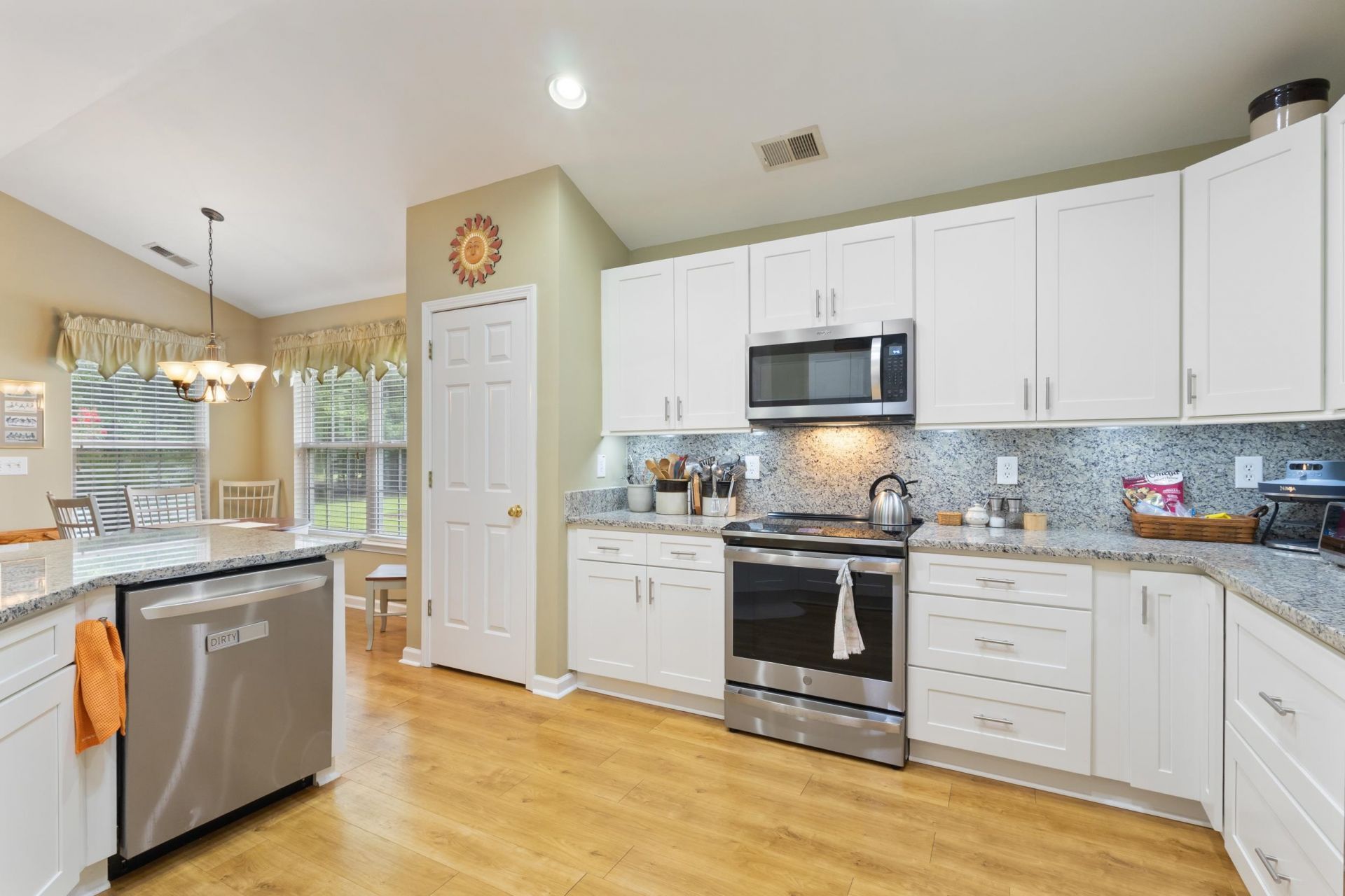125 Seville Dr.  Photo 14