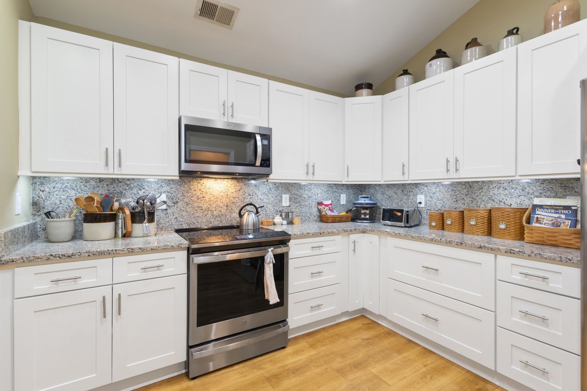 125 Seville Dr.  Photo 15