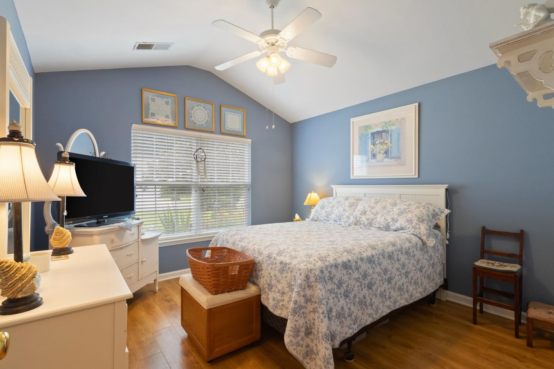 125 Seville Dr.  Photo 31