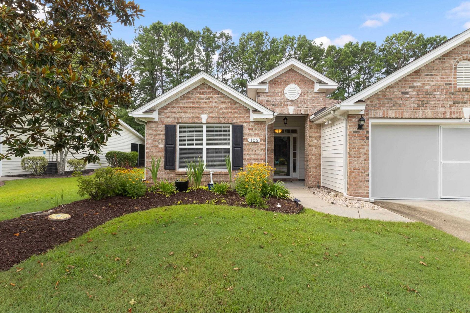 125 Seville Dr.  Photo 9