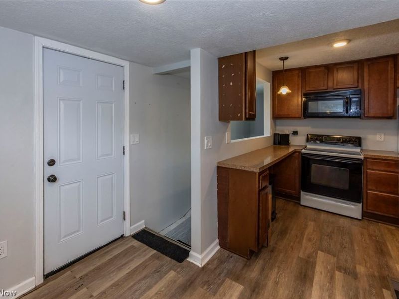 2284 Markey Street, Akron, OH 44319 Photo 3