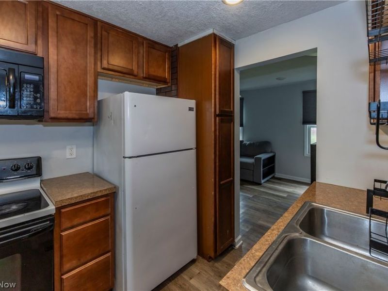 2284 Markey Street, Akron, OH 44319 Photo 8