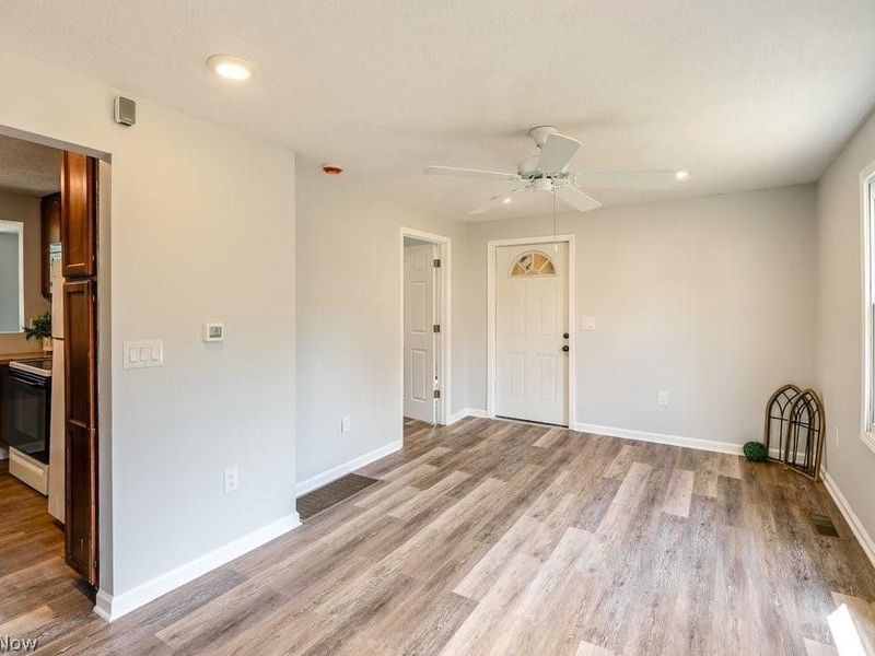 2284 Markey Street , Akron, OH 44319 Photo 9