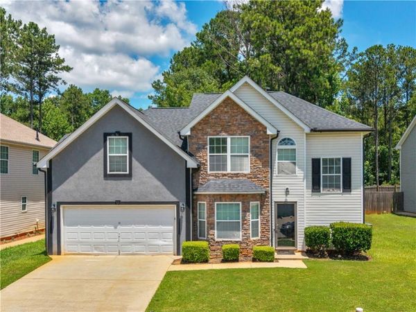 1132 Oak Hollow Lane, Hampton, GA 30228