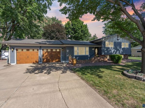 4004 S Marion Rd, Sioux Falls, SD 57106