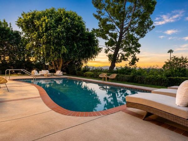 4236 Bonavita Drive, Encino, CA 91436