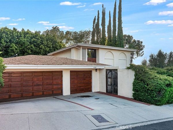 4709 Dunman Avenue, Woodland Hills, CA 91364