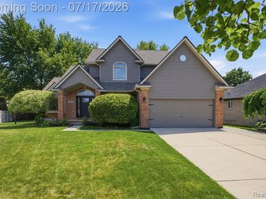 49324 Stratford Drive, Chesterfield Twp, MI 48047