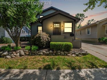 1444 Bennaville Avenue, Birmingham, MI 48009