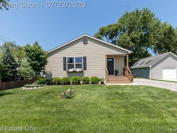 9331 Clifton Avenue , Salem Twp, MI 48168