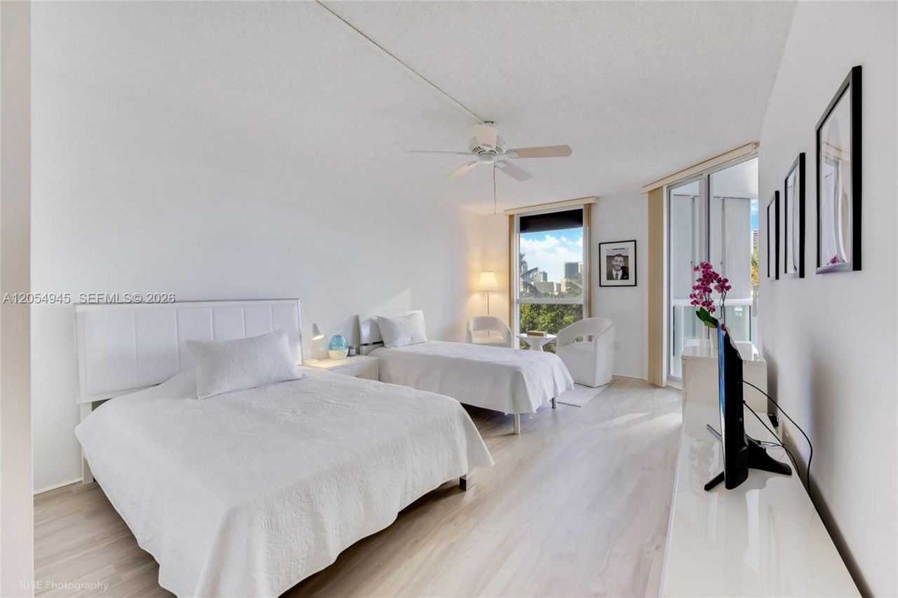 21205 Yacht Club Dr , Unit 701, Aventura, FL 33180 Photo