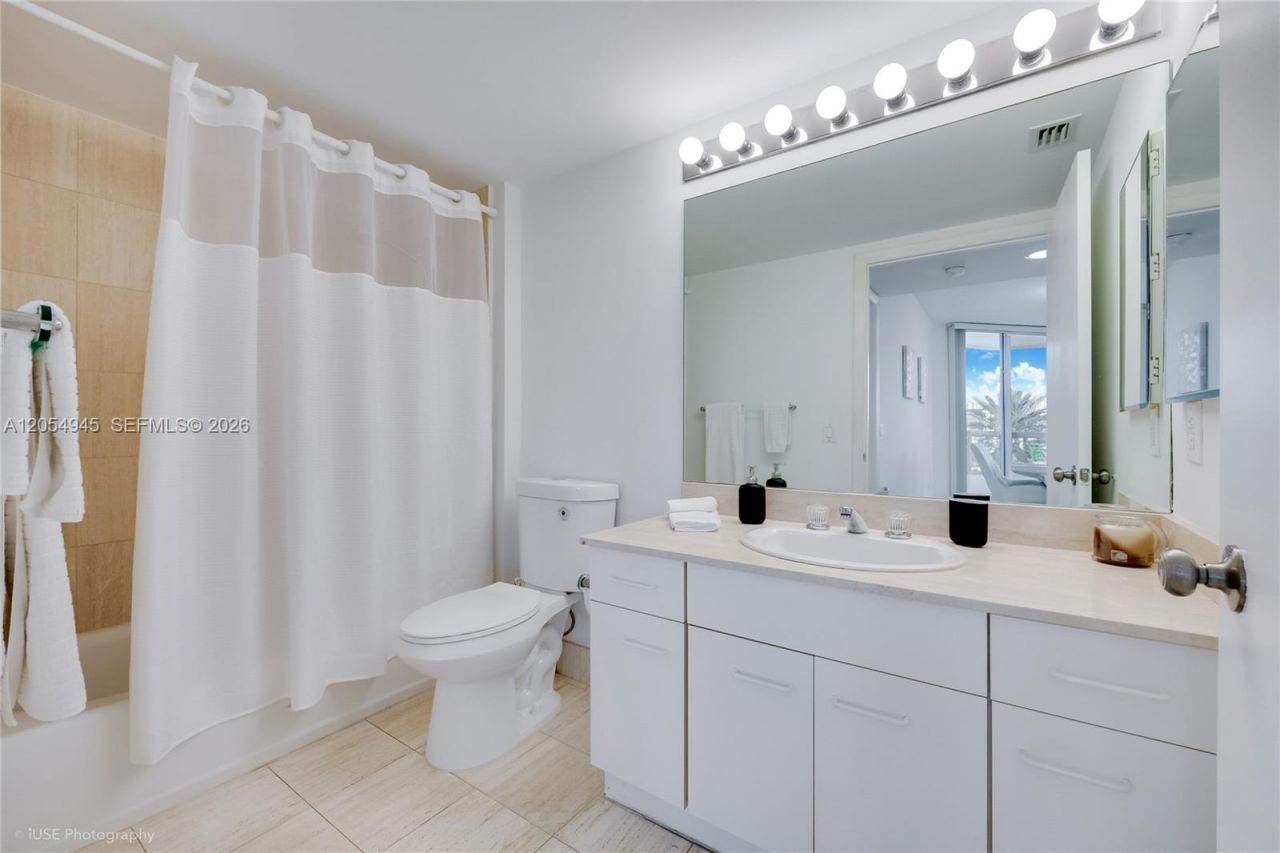 21205 Yacht Club Dr , Unit 701, Aventura, FL 33180 Photo