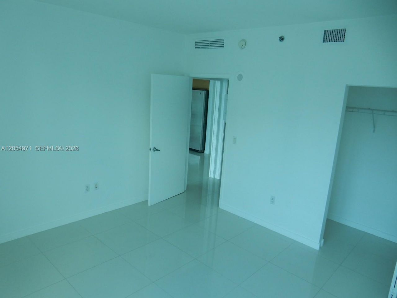 950 Brickell Bay Dr, Unit 3208, Miami, FL 33131 Photo