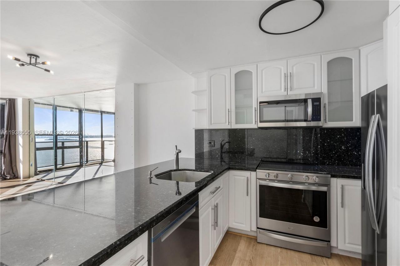600 NE 36th St , Unit 1520, Miami, FL 33137 Photo