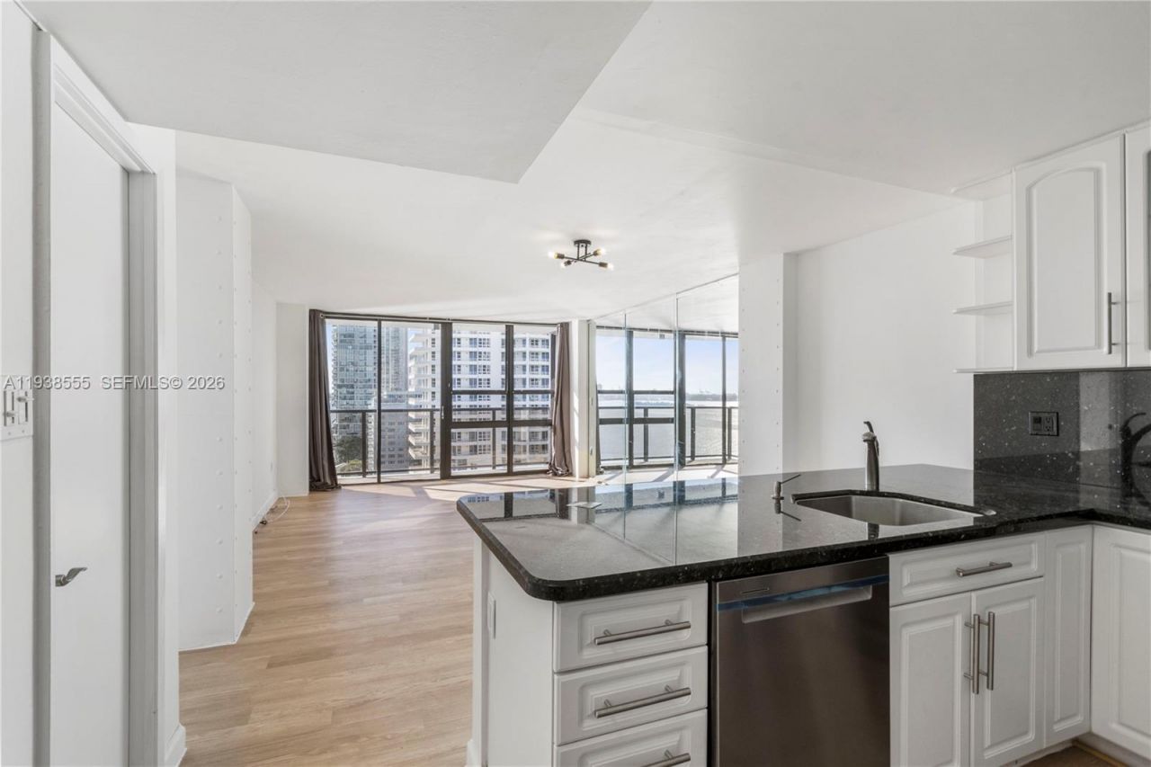 600 NE 36th St , Unit 1520, Miami, FL 33137 Photo