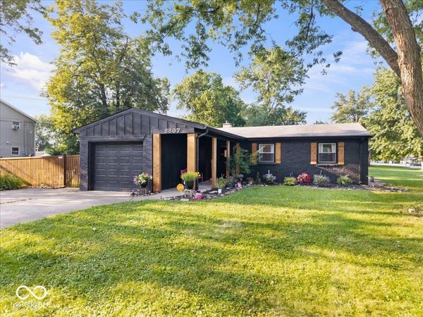 8807 Moll Drive, Fishers, IN 46038