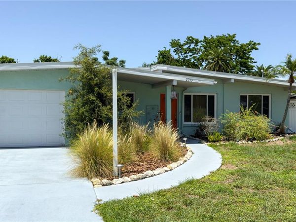 2215 ALVARADO LANE , SARASOTA, FL 34231