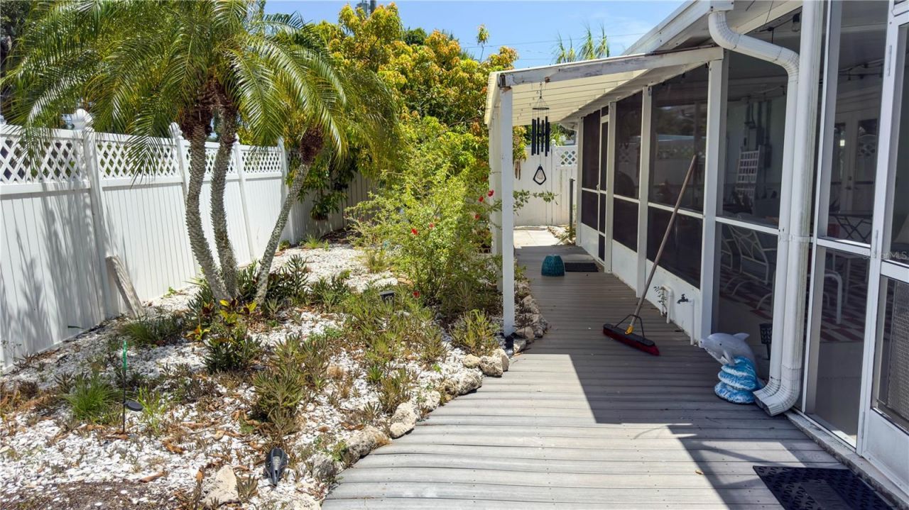 2215 Alvarado Lane, Sarasota, FL 34231 Photo