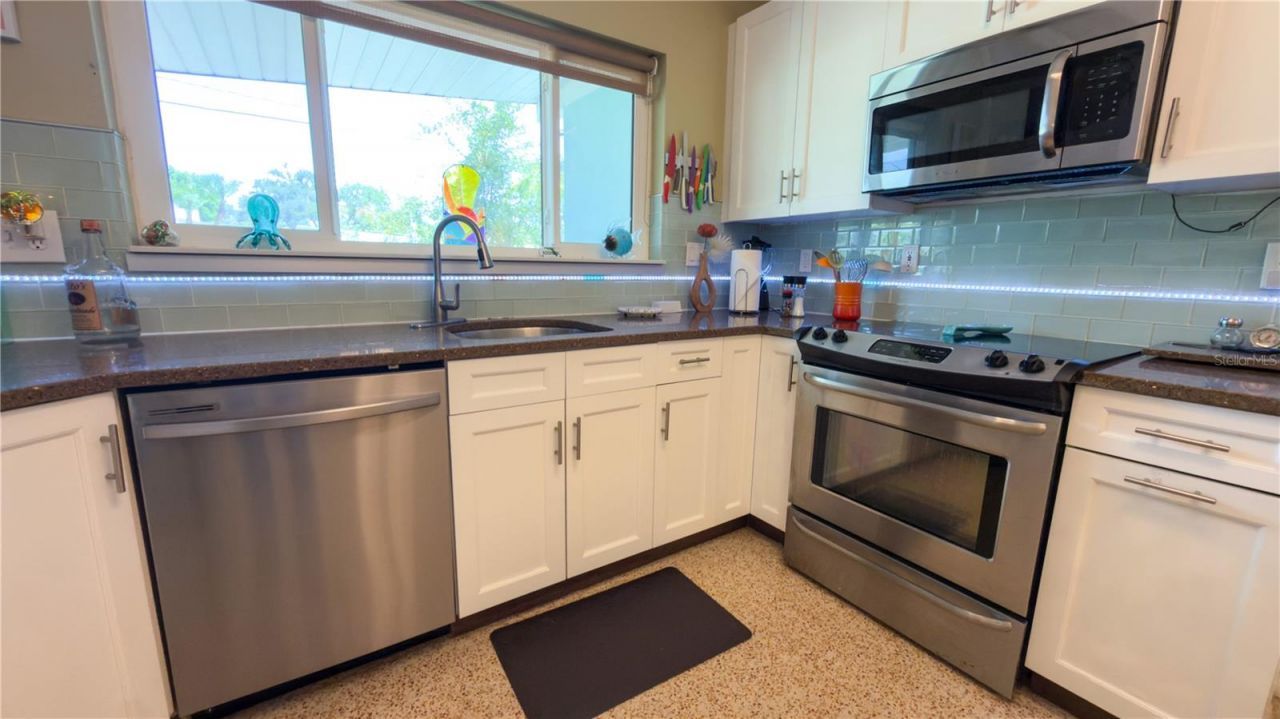 2215 Alvarado Lane, Sarasota, FL 34231 Photo