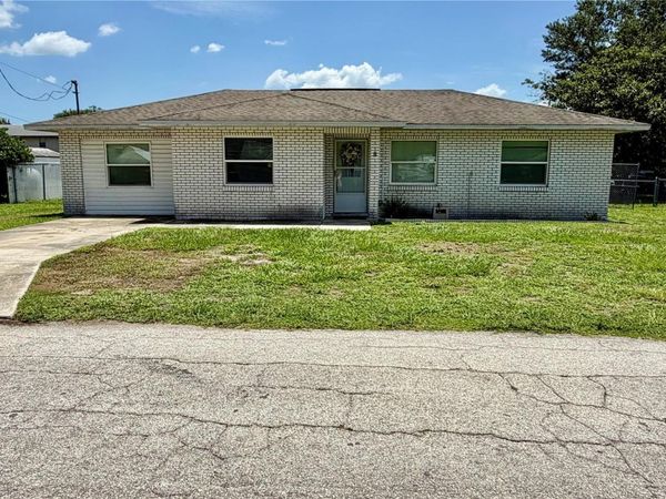 8 N HENDRY AVENUE, FORT MEADE, FL 33841