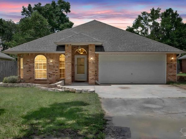 3918 Sunny Manor Cr, Milton, FL 32583