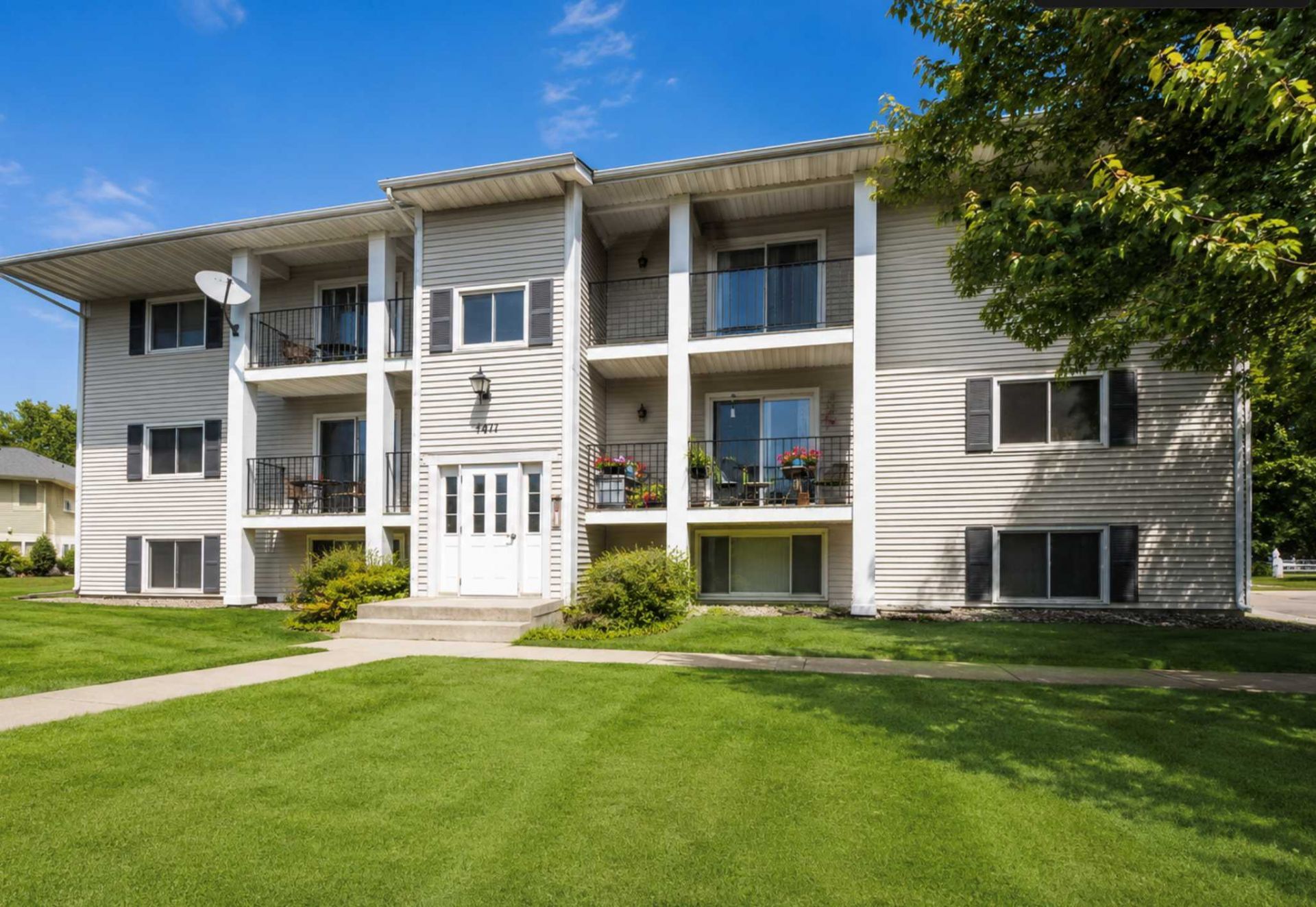 1811 Greenfield Lane Sw, Unit 12, Rochester, MN 55902 Main Photo