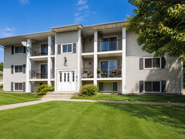1811 Greenfield Lane SW, Unit 12, Rochester, MN 55902