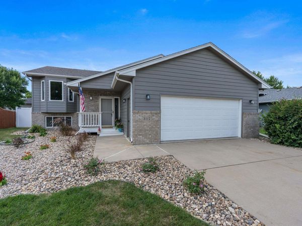 5117 S Mandy Ave, Sioux Falls, SD 57016