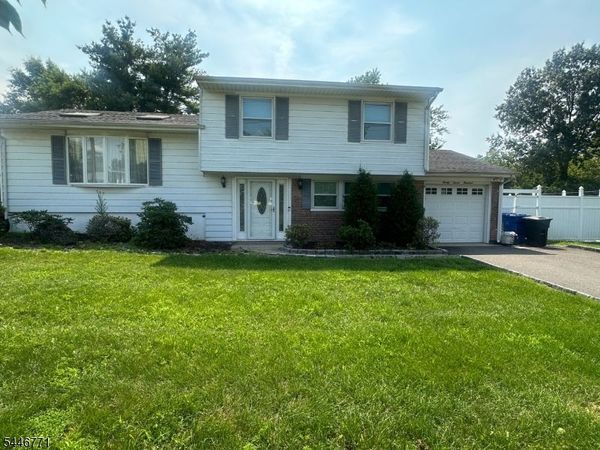 2700 Dover St, Piscataway, NJ 08854