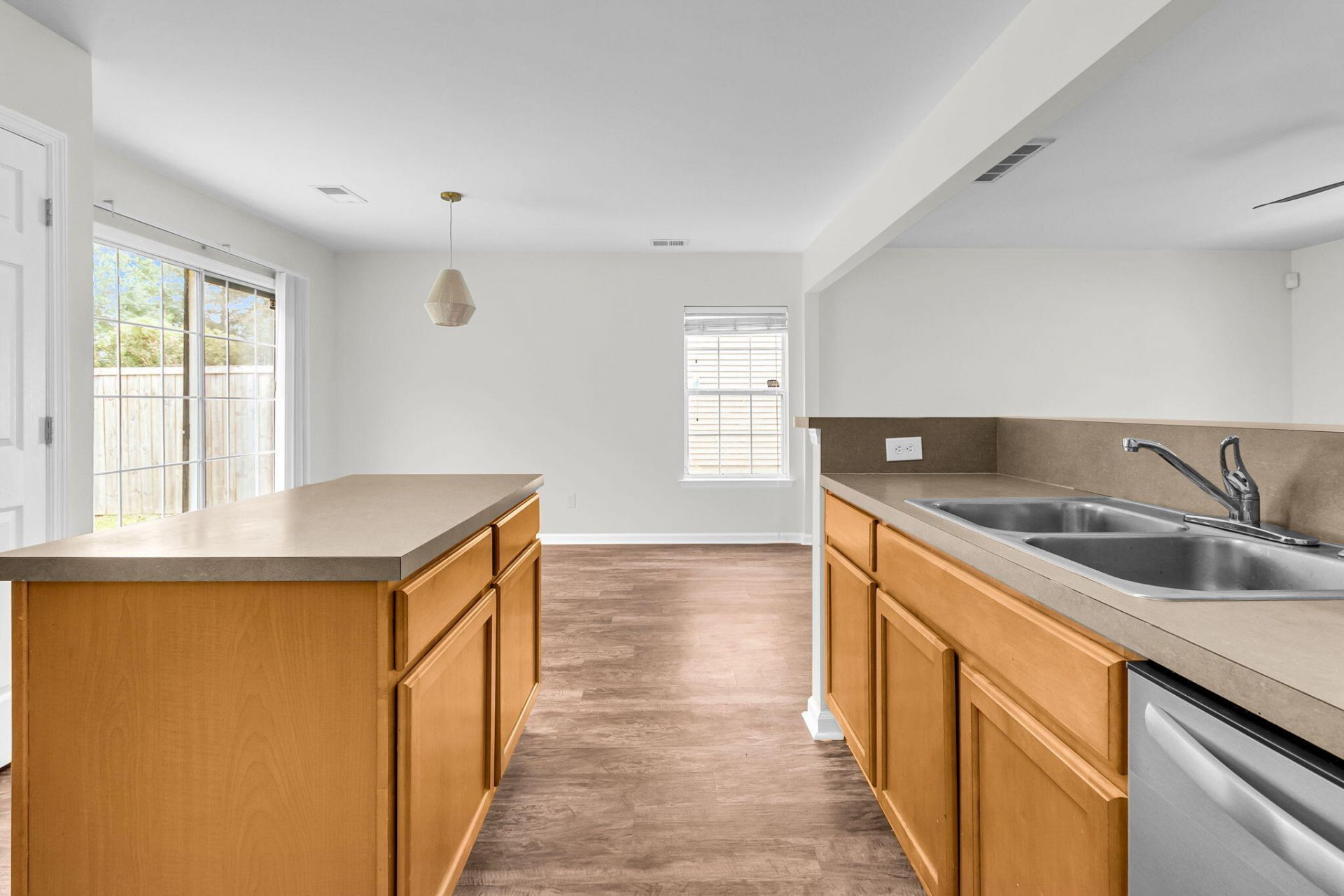 401 Beverly Drive Photo 14