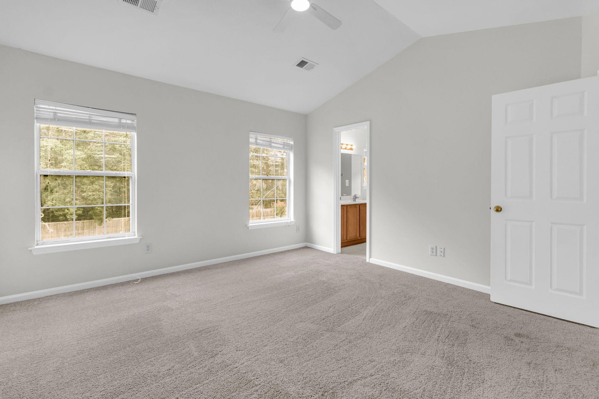 401 Beverly Drive Photo 18