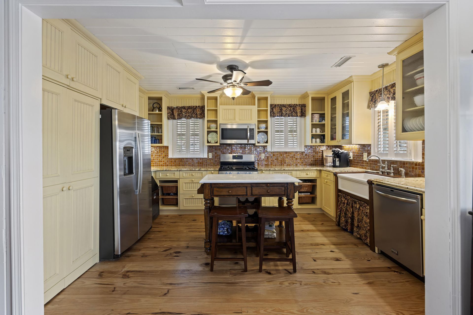 670 Springs Avenue Photo 36