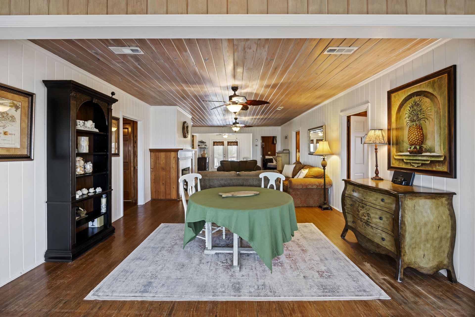 670 Springs Avenue Photo 40