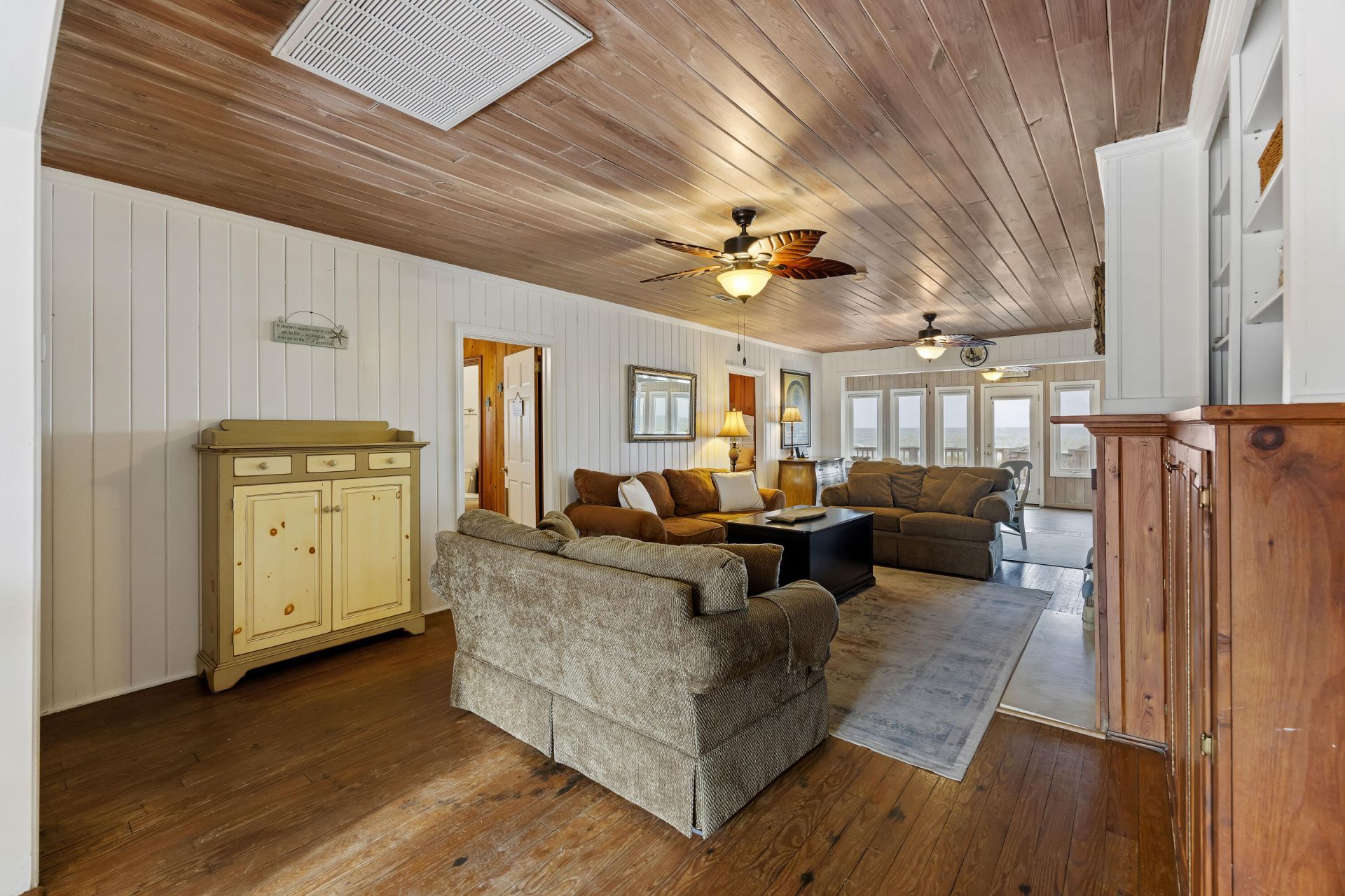 670 Springs Avenue Photo 42