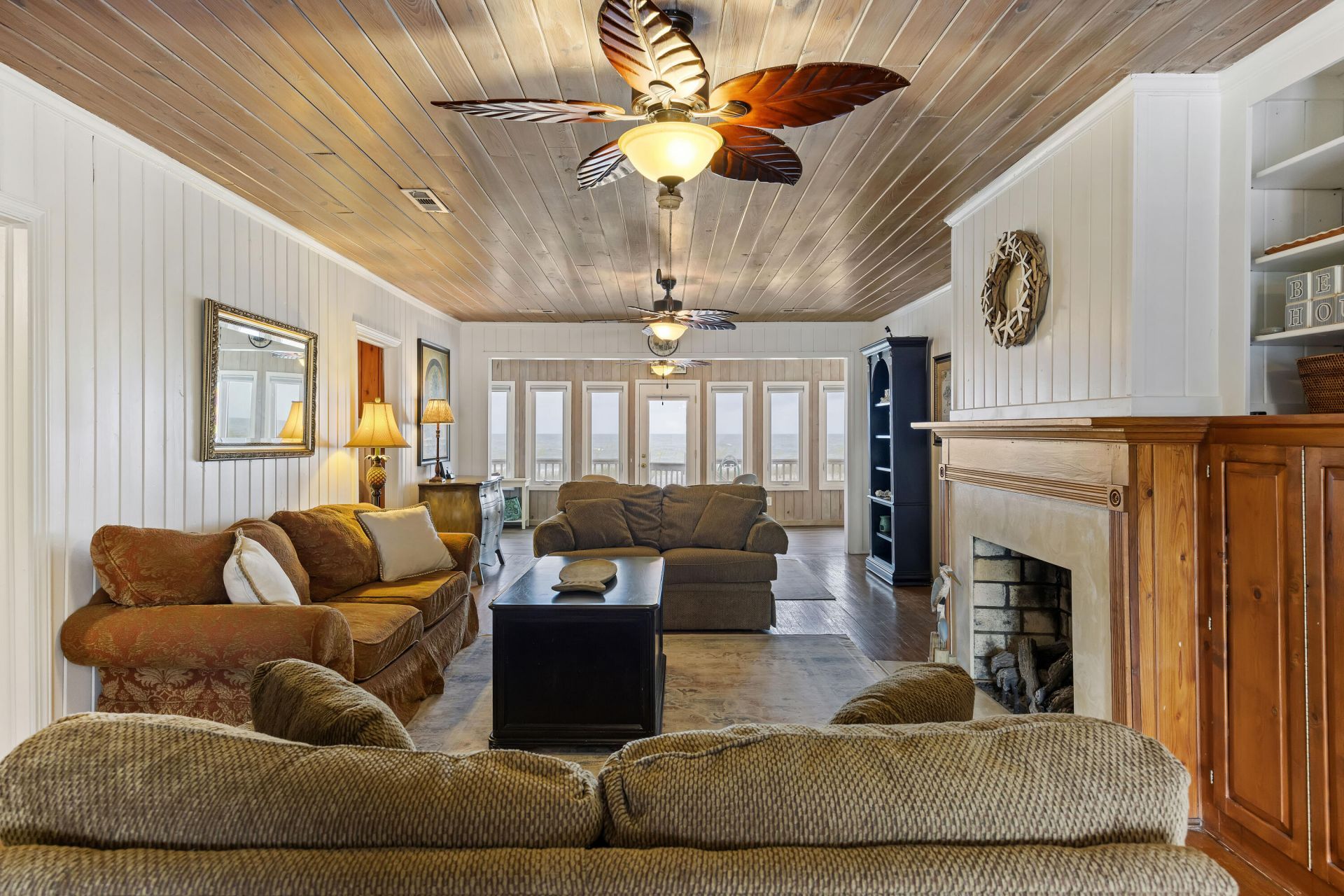 670 Springs Avenue Photo 43