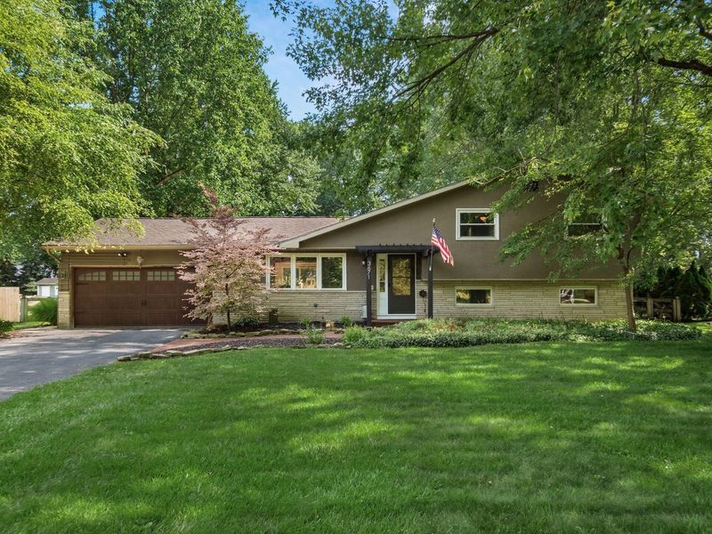 3671 Skyline Drive , Columbus, OH 43235 Photo 2