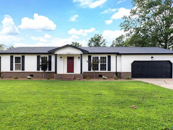 10307 Leicester Drive SW, Huntsville, AL 35803