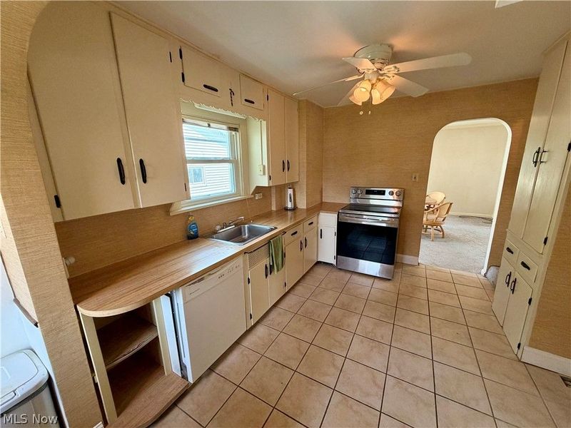 130 E 192nd Street , Euclid, OH 44119 Photo 12