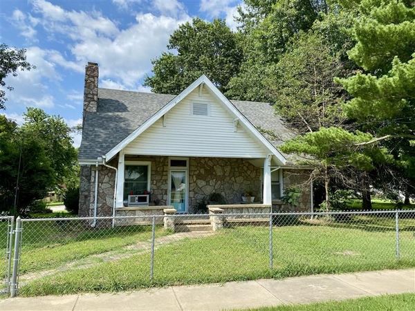 1304 E Main Street, Green Forest, AR 72638