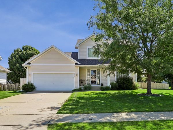 5901 NW 94th Street, Johnston, IA 50131