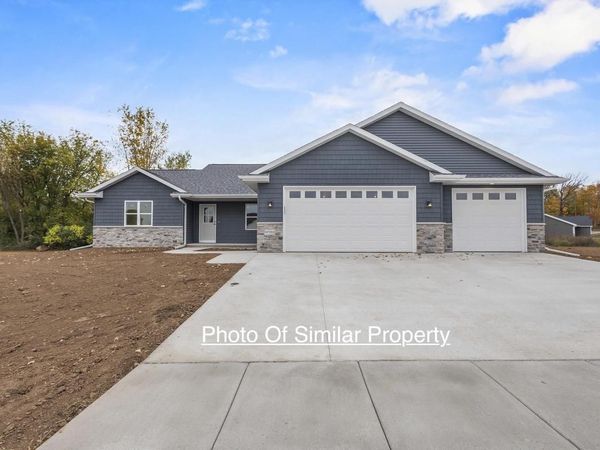 2677 VANDERBILT DRIVE, Neenah, WI 54956