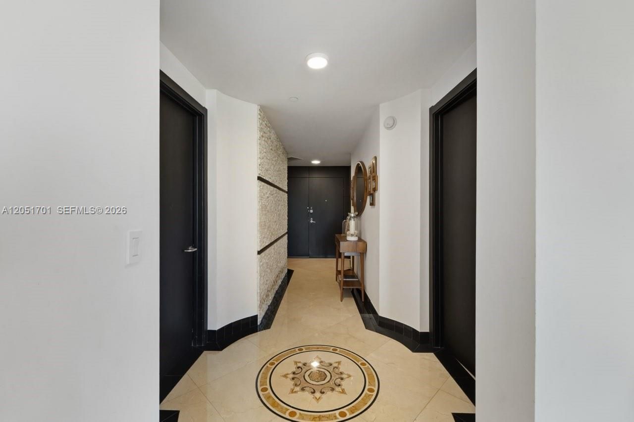 3131 NE 188th St , Unit 1-901, Aventura, FL 33180 Photo
