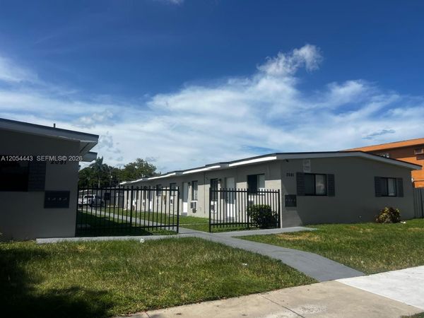 2081 NW 30st St , Unit 4, Miami, FL 33142