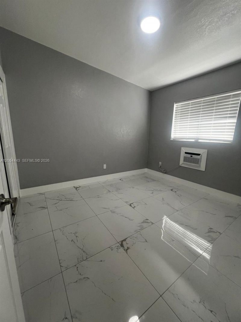 2081 NW 30st St , Unit 4, Miami, FL 33142 Photo