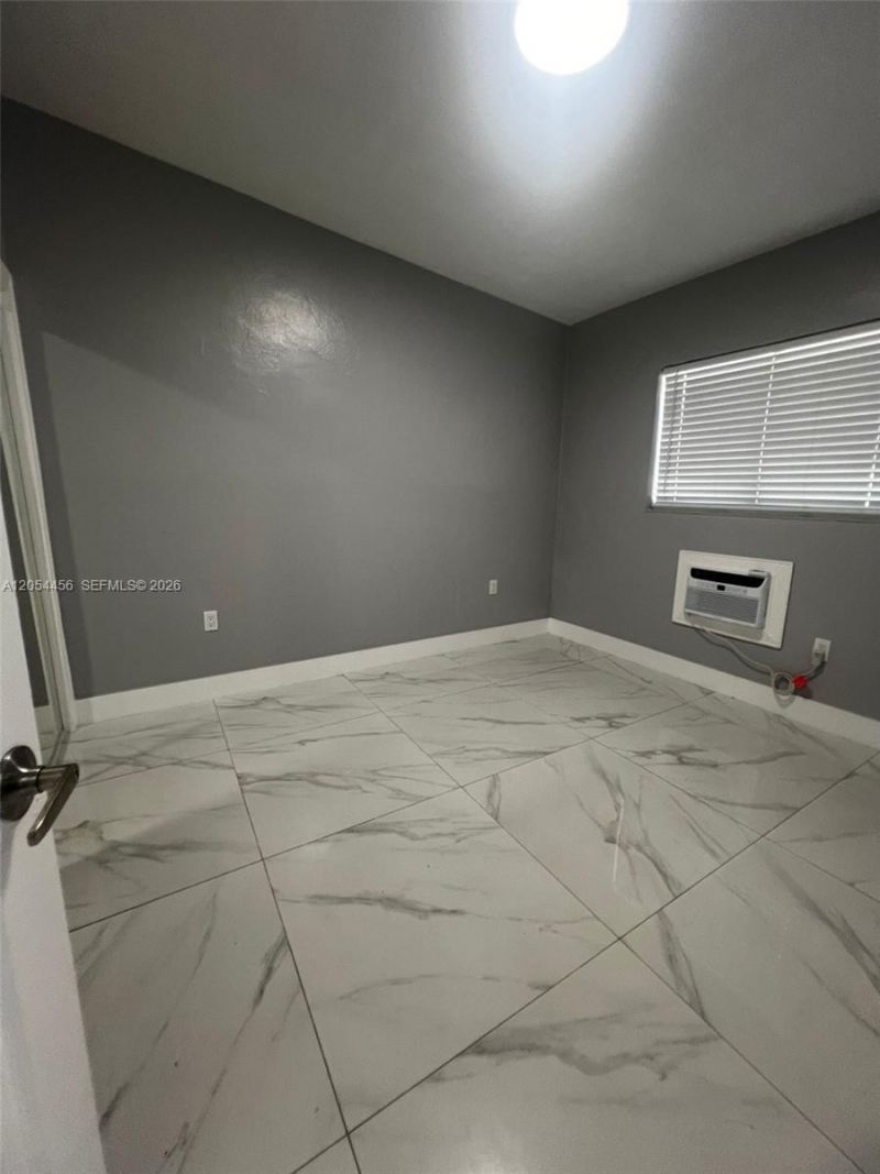 2090 NW 31th St, Unit 4, Miami, FL 33142 Photo