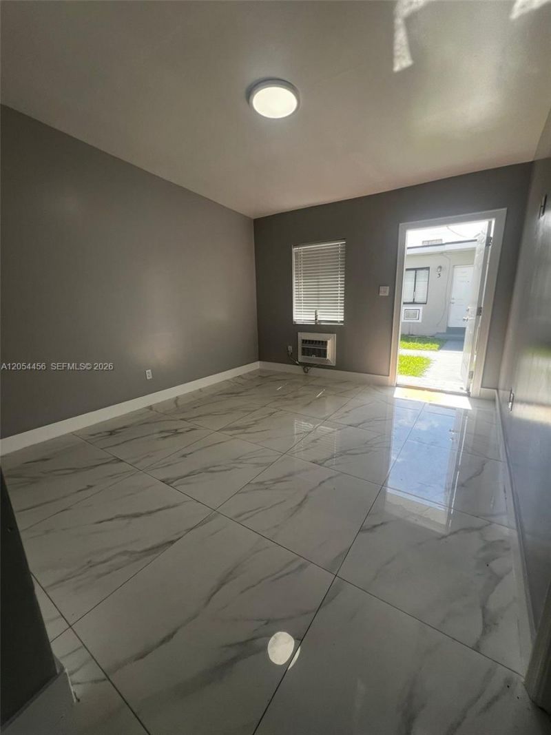 2090 NW 31th St, Unit 4, Miami, FL 33142 Photo