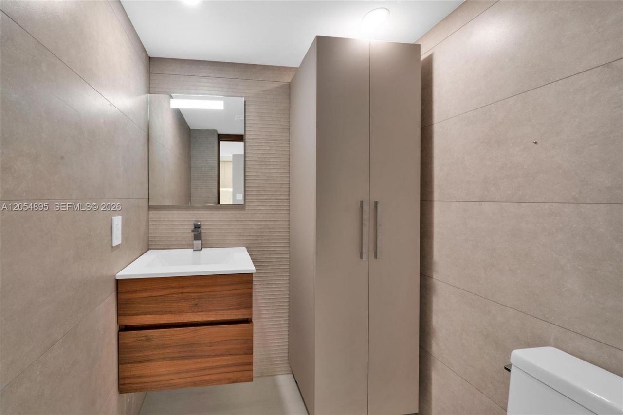 1865 Brickell Ave , Unit A606, Miami, FL 33129 Photo