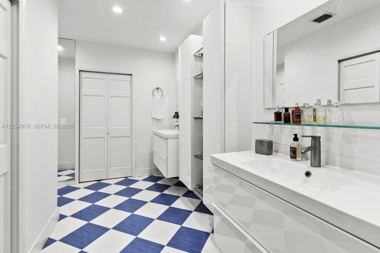 6511 Riviera Dr , Coral Gables, FL 33146 Photo